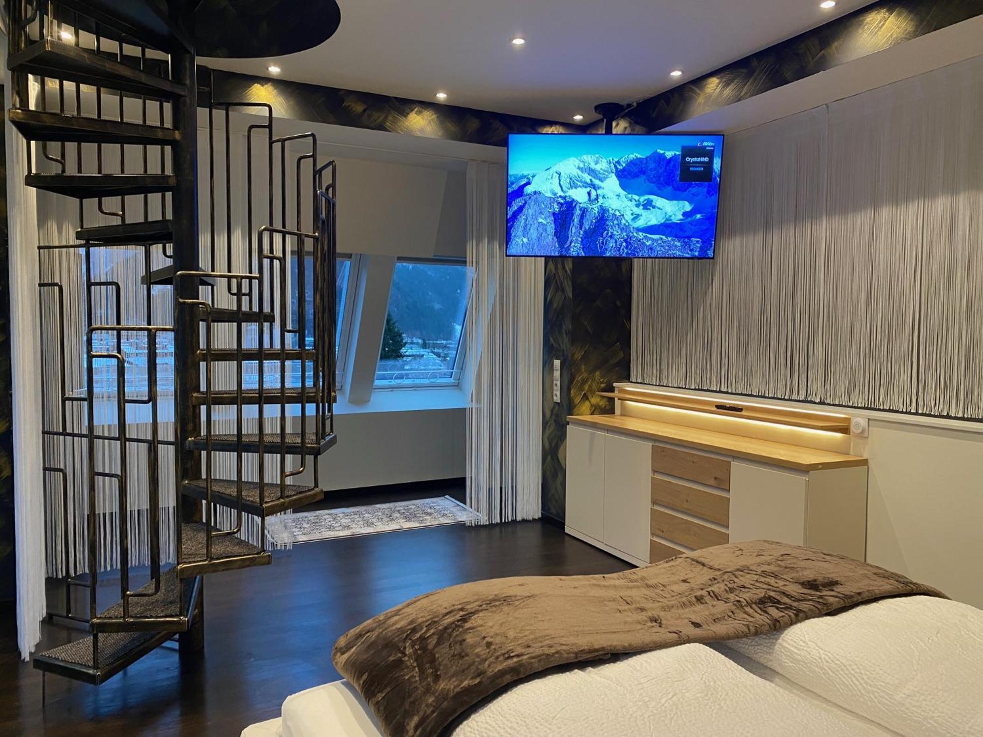 Loft Im Turm Apartment Майсхофен Екстериор снимка